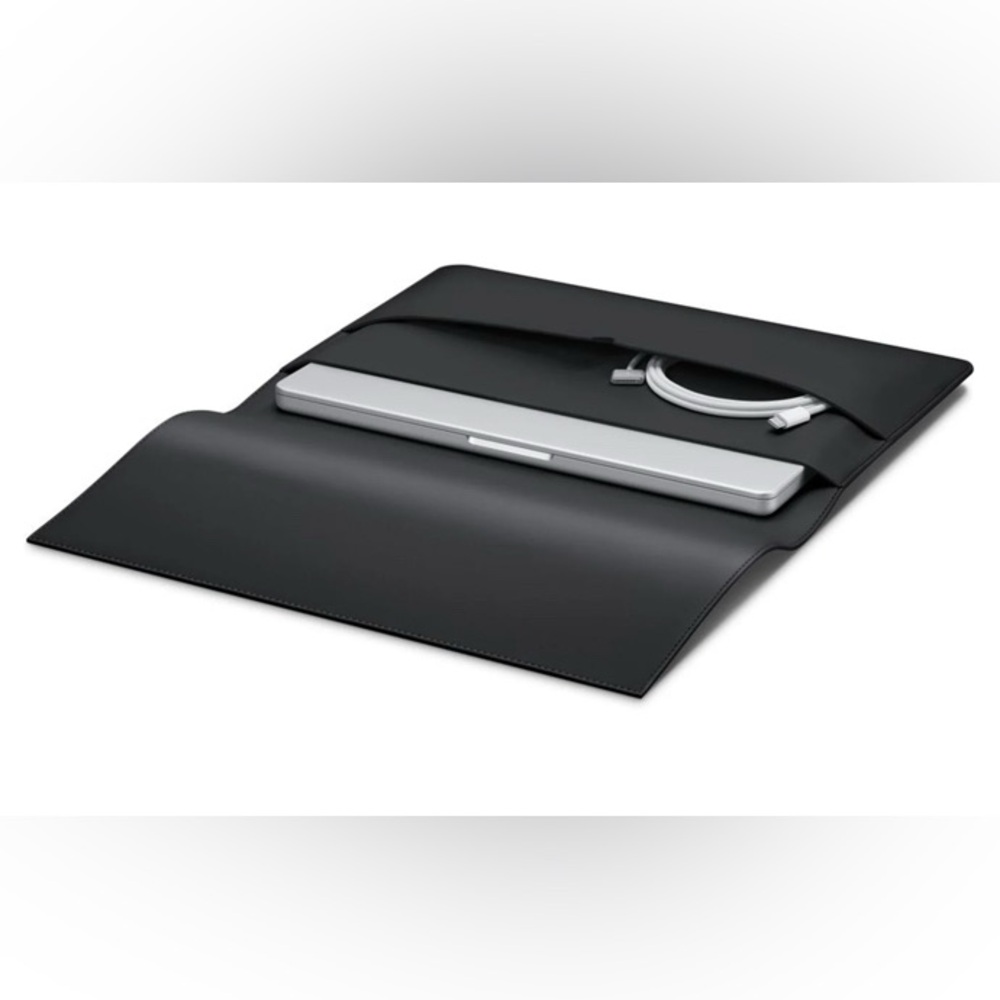 Von Holzhausen The MacBook Portfolio 14-inch | NWT